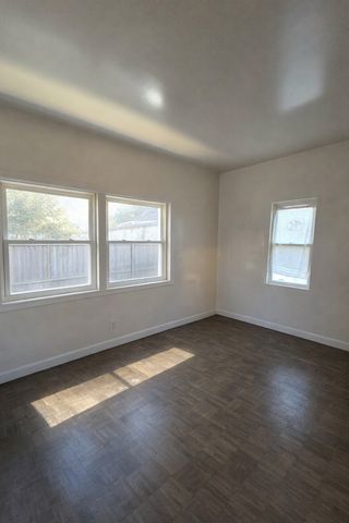 7321 S Saint Lawrence Avenue, Chicago, IL 60619