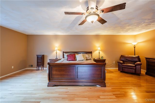 12 Christine Court South, New Hartford, NY 13413