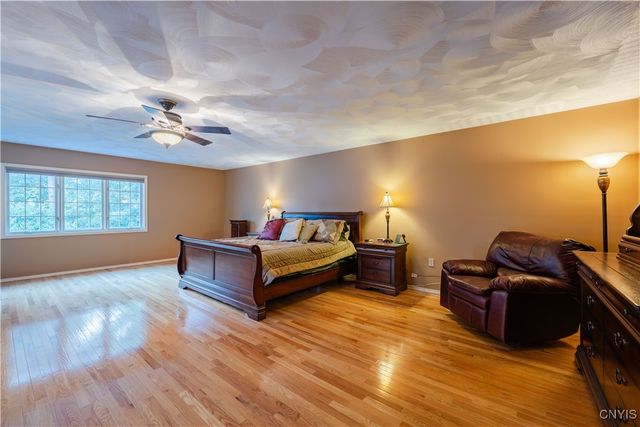 12 Christine Court South, New Hartford, NY 13413