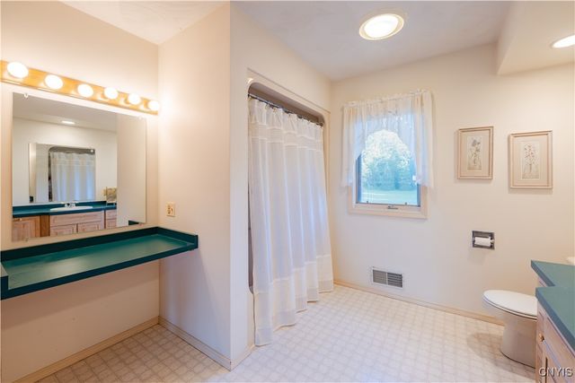 12 Christine Court South, New Hartford, NY 13413