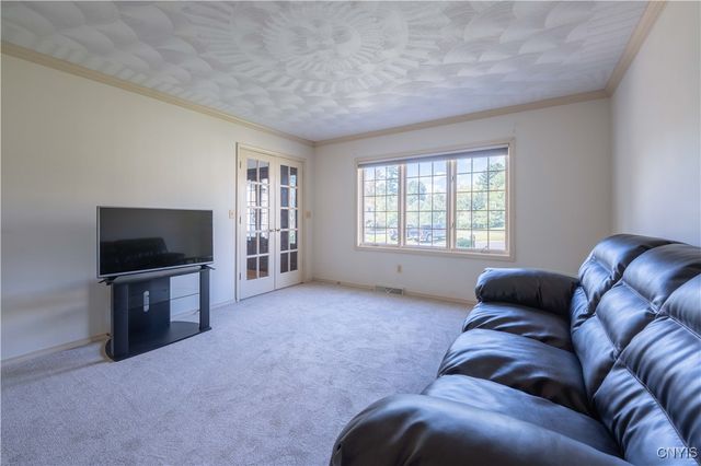 12 Christine Court South, New Hartford, NY 13413