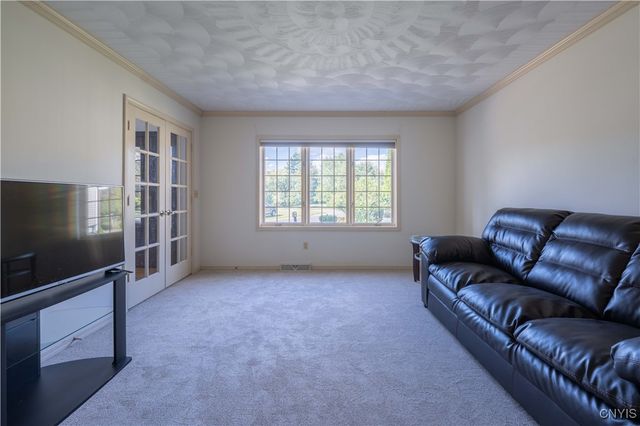 12 Christine Court South, New Hartford, NY 13413