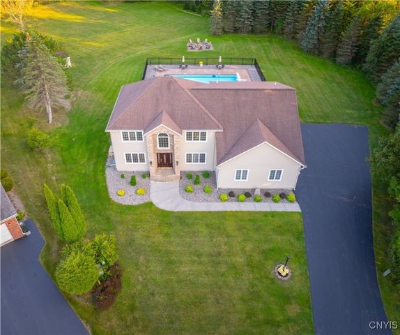 12 Christine Court South, New Hartford, NY 13413