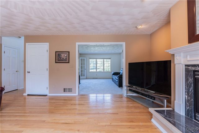 12 Christine Court South, New Hartford, NY 13413