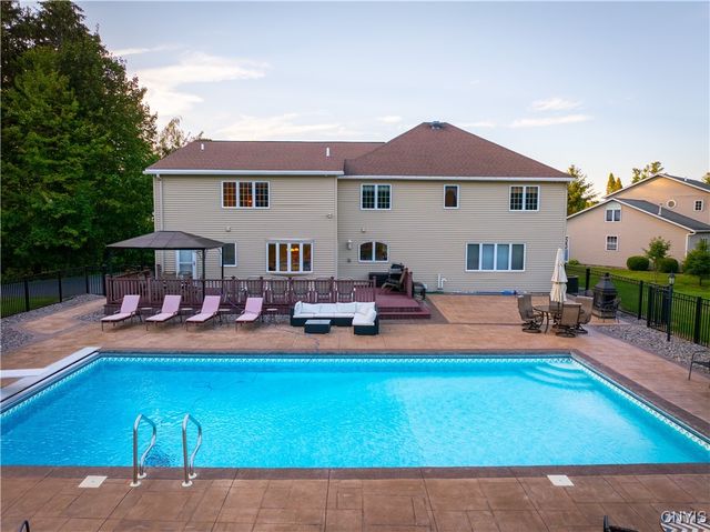 12 Christine Court South, New Hartford, NY 13413