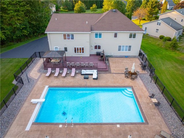 12 Christine Court South, New Hartford, NY 13413