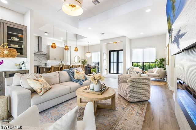 167 Burning Tree DR, Naples, FL 34105