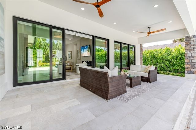167 Burning Tree DR, Naples, FL 34105