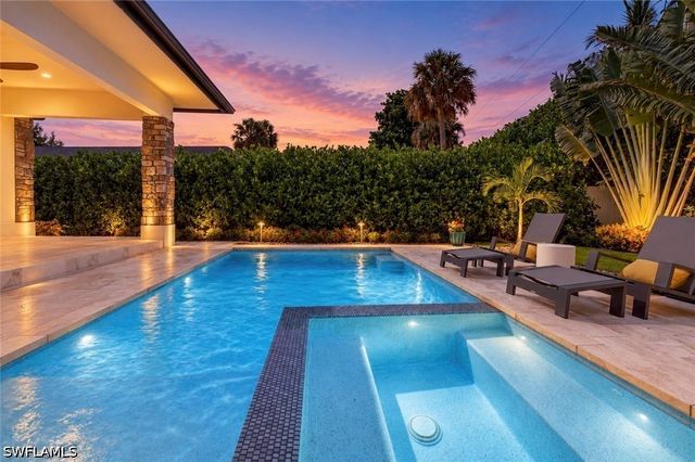 167 Burning Tree DR, Naples, FL 34105