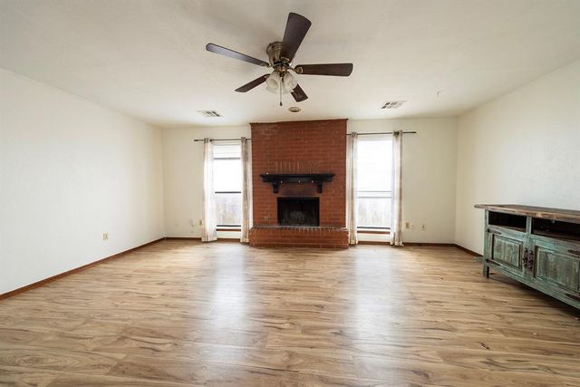 1113 Swan Lake Road, Edmond, OK 73003