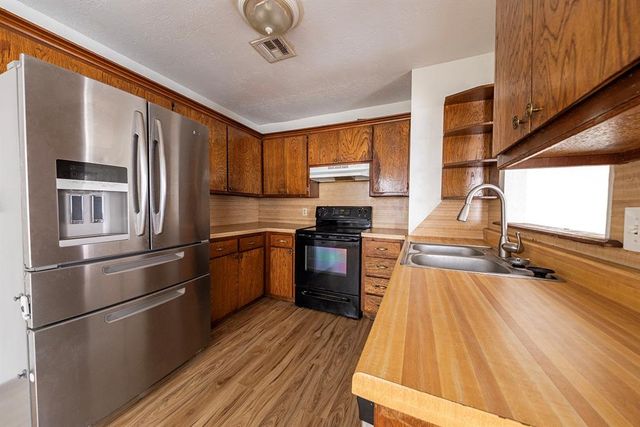1113 Swan Lake Road, Edmond, OK 73003