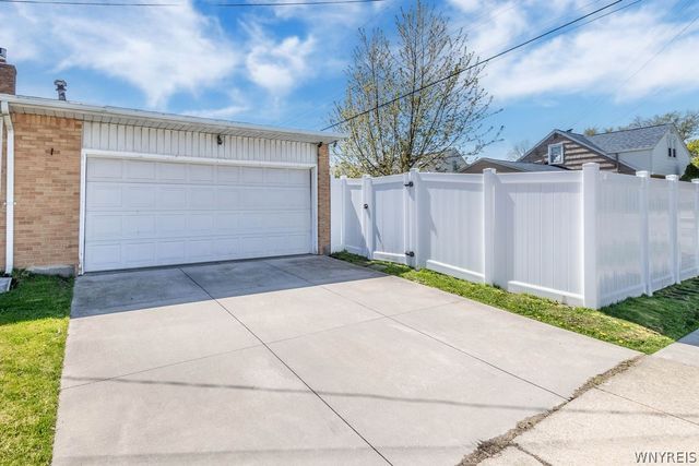76 Lamson Road, Tonawanda, NY 14223