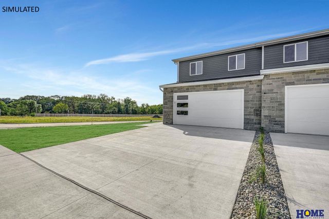 153 W Cowdrey Lane, Lincoln, NE 68523