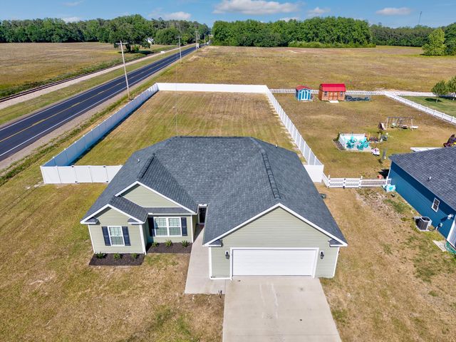 374 Allsbrook Rd., Loris, SC 29569