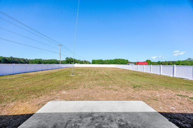 374 Allsbrook Rd., Loris, SC 29569