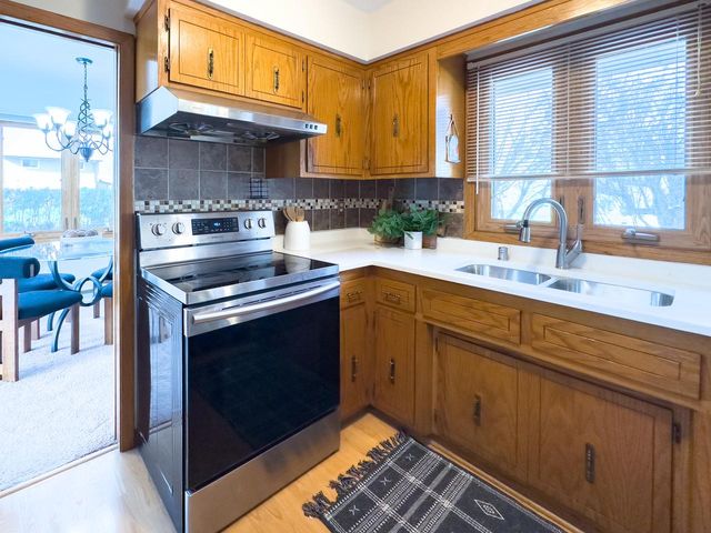 3340 Russel ROAD, New Berlin, WI 53151