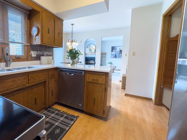 3340 Russel ROAD, New Berlin, WI 53151