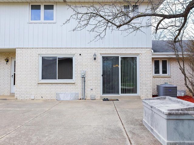 3340 Russel ROAD, New Berlin, WI 53151