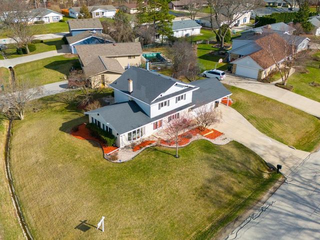 3340 Russel ROAD, New Berlin, WI 53151