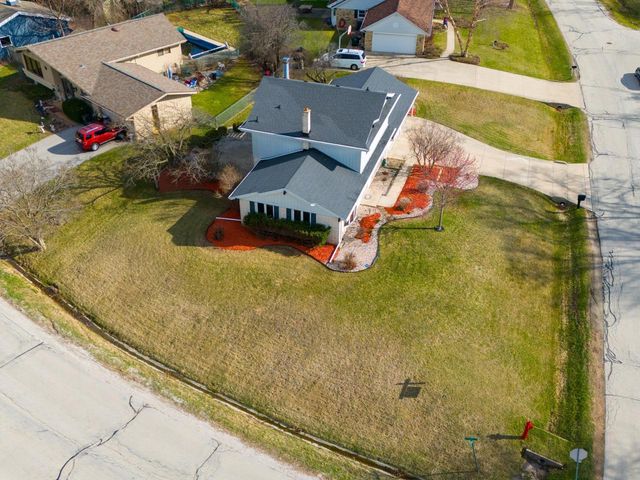 3340 Russel ROAD, New Berlin, WI 53151