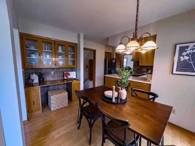 3340 Russel ROAD, New Berlin, WI 53151