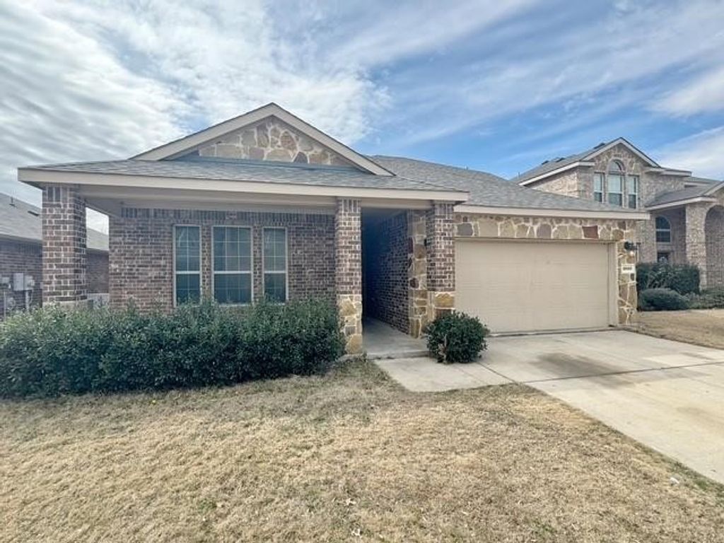 1020 Cheyenne Drive, Aubrey, TX 76227