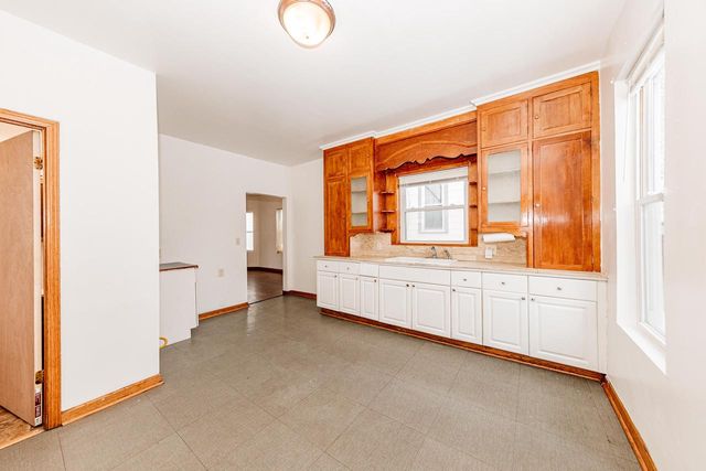 3465 N 1st STREET, Milwaukee, WI 53212