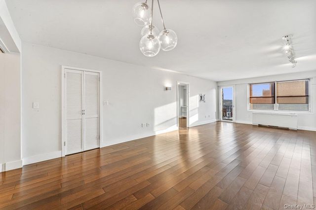 70-20 108 9M, Forest Hills, NY 11375