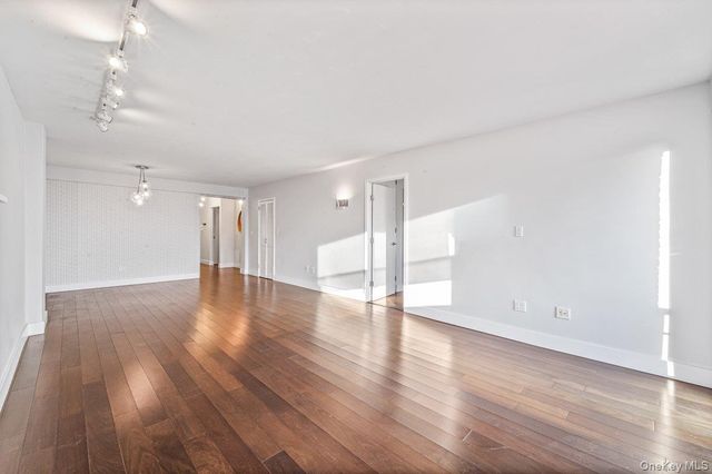 70-20 108 9M, Forest Hills, NY 11375