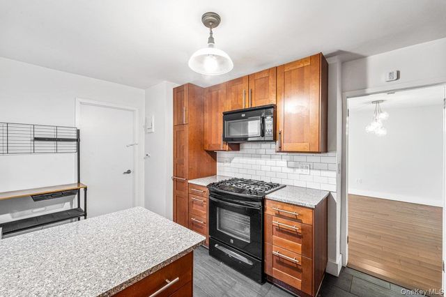 70-20 108 9M, Forest Hills, NY 11375