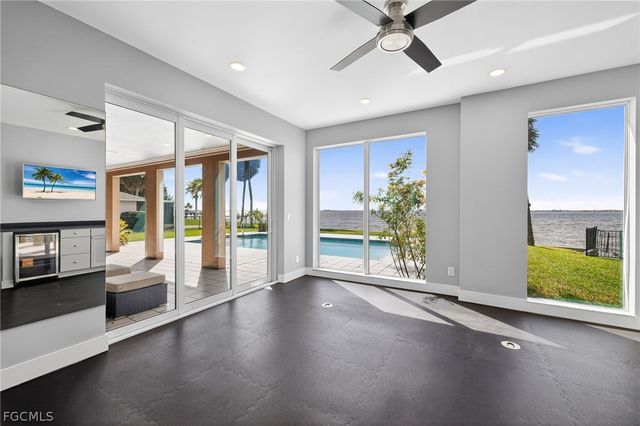 19 George Town, Fort Myers, FL 33919