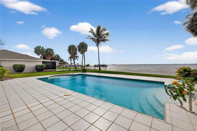 19 George Town, Fort Myers, FL 33919