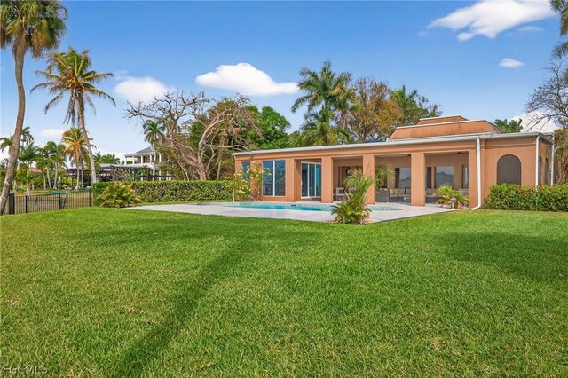 19 George Town, Fort Myers, FL 33919