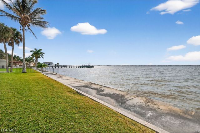 19 George Town, Fort Myers, FL 33919