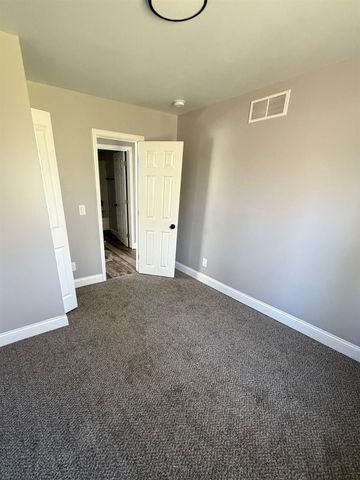 412 W Gracelawn Avenue, Flint, MI 48505