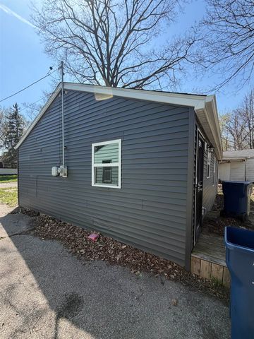 412 W Gracelawn Avenue, Flint, MI 48505