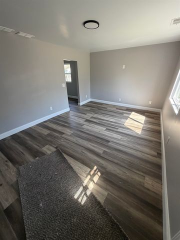 412 W Gracelawn Avenue, Flint, MI 48505