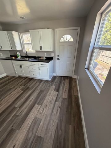 412 W Gracelawn Avenue, Flint, MI 48505