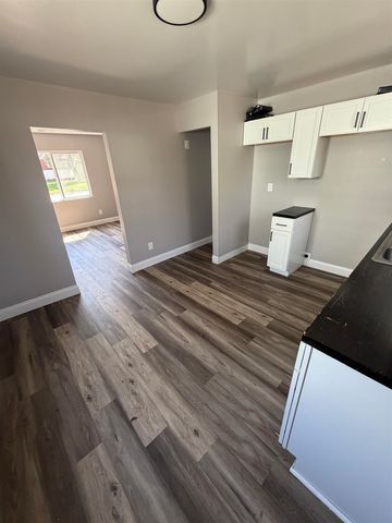 412 W Gracelawn Avenue, Flint, MI 48505