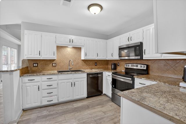 2010 Libby Lane, Grand Prairie, TX 75050