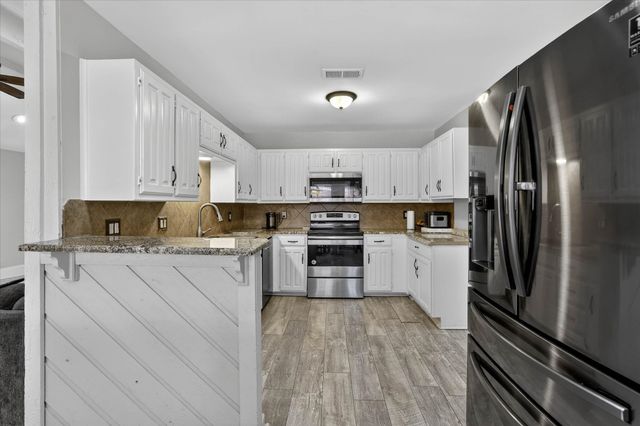 2010 Libby Lane, Grand Prairie, TX 75050