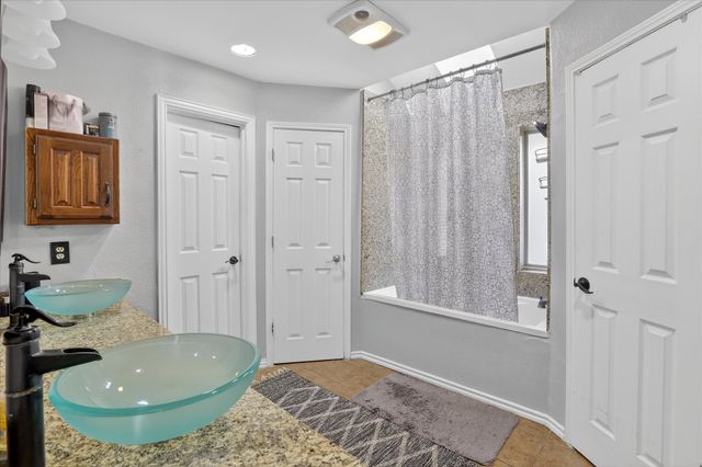 2010 Libby Lane, Grand Prairie, TX 75050