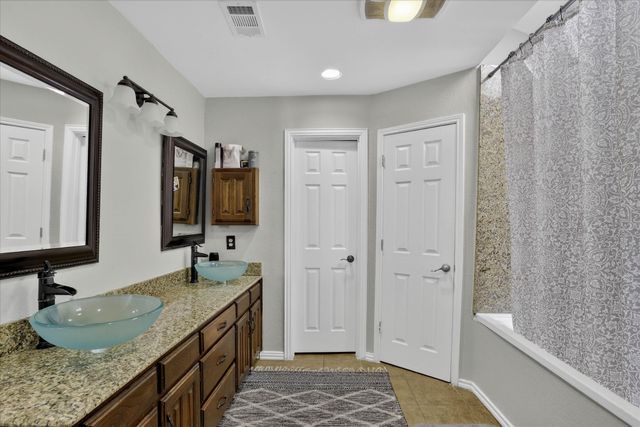 2010 Libby Lane, Grand Prairie, TX 75050