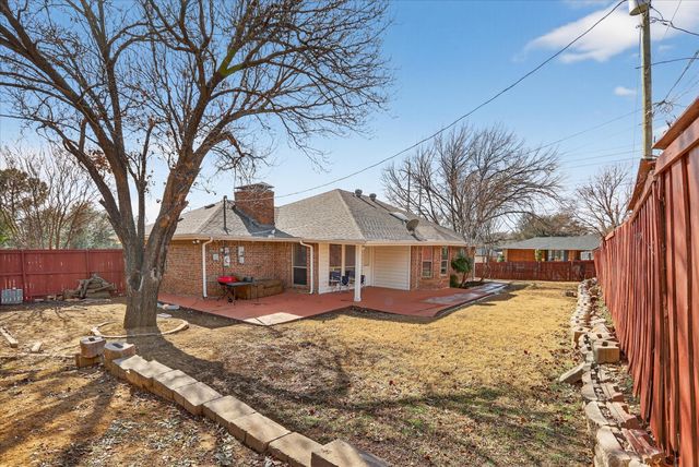 2010 Libby Lane, Grand Prairie, TX 75050