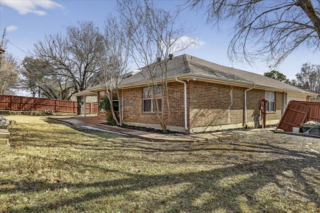 2010 Libby Lane, Grand Prairie, TX 75050