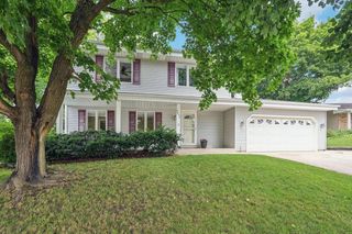 2953 Coventry LANE, Waukesha, WI 53188