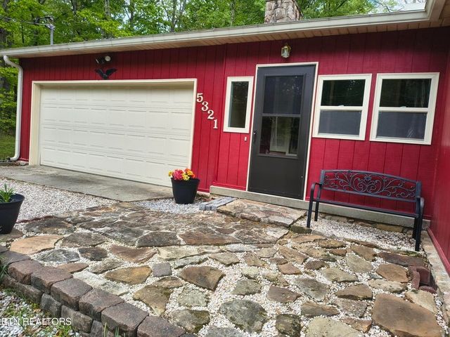 5321 Pawnee Rd, Crossville, TN 38572