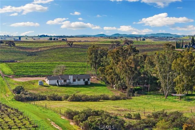 6980 Cabernet Place, Paso Robles, CA 93446