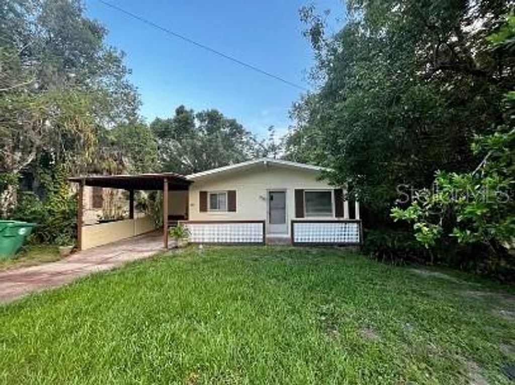 240 E HOWRY AVENUE, Deland, FL 32724