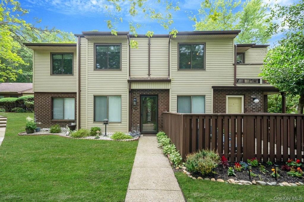 124 Birchwood Road 124, Coram, NY 11727